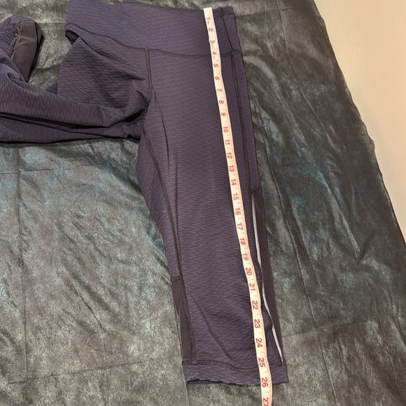 🔥Lululemon Black Cropped Leggings with Mesh Panels🔥 - Picture 5 of 8